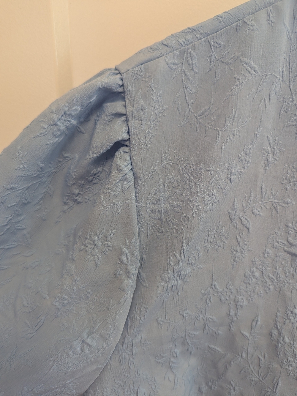 2/$40 Ted Baker Light Blue Puff Sleeve Blouse with textured floral - Picture 7 of 8